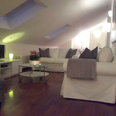 Apartment La Mansarda Άλμπα Εξωτερικό φωτογραφία