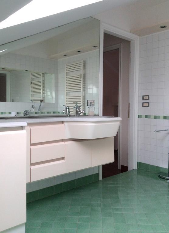 Apartment La Mansarda Άλμπα Δωμάτιο φωτογραφία