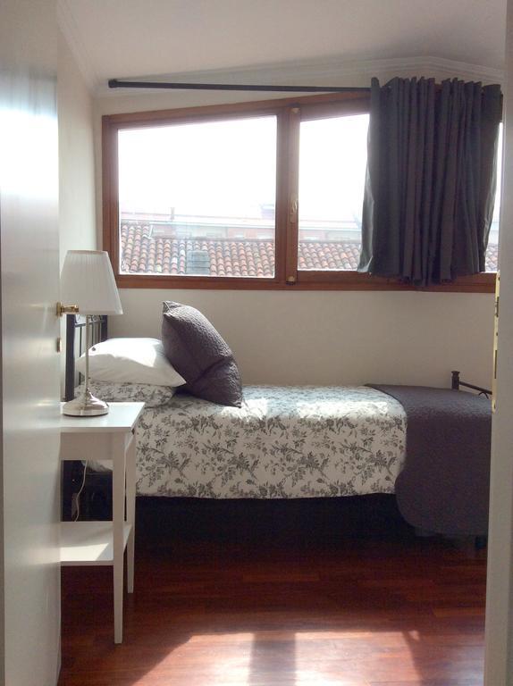 Apartment La Mansarda Άλμπα Δωμάτιο φωτογραφία