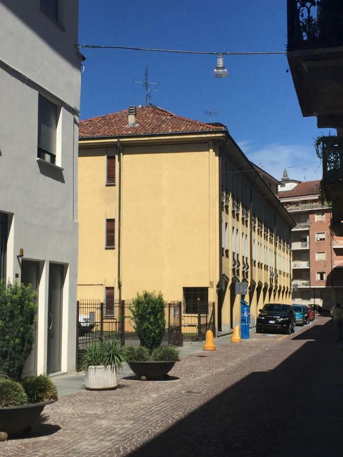 Apartment La Mansarda Άλμπα Εξωτερικό φωτογραφία